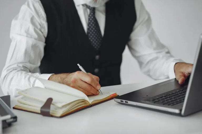How to Write Cast and Ending Explained Articles